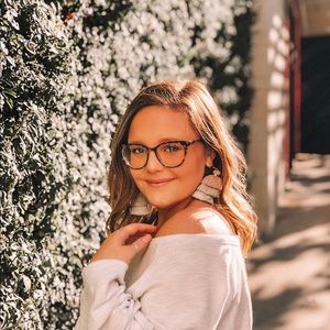 Meet your Posher, Lauren